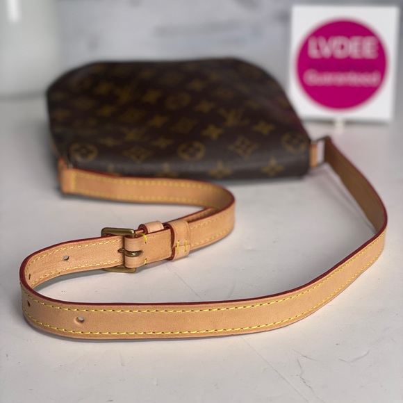LOUIS VUITTON Musette Tango Bag - Picture 5 of 16